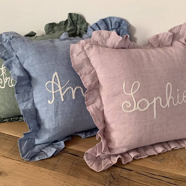 PURE LINEN CUSHION WITH RUFFLES – BESPOKE纯亚麻褶皱花边抱枕 – 定制款