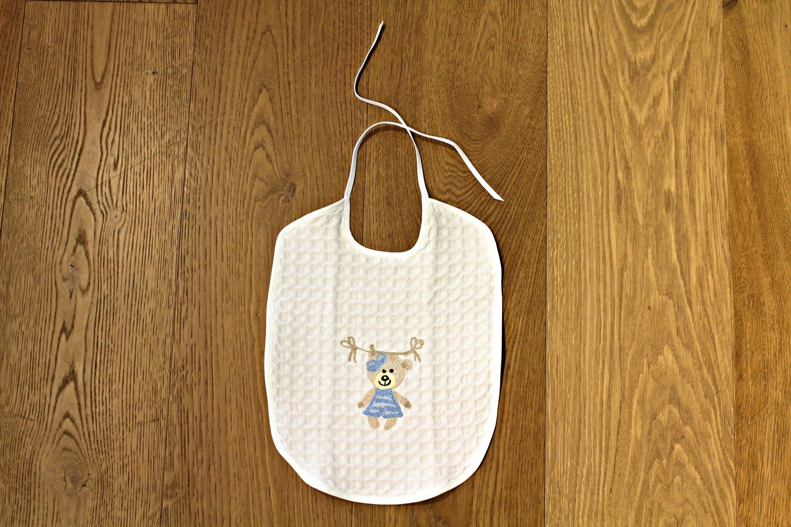BIB WITH EMBROIDERY刺绣围嘴 - immagine 2