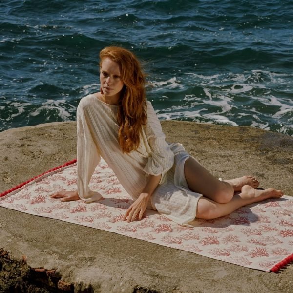 BEACH / POOL TOWEL CORALLS WITH PON PON沙滩/泳池浴巾 – 珊瑚-毛球坠