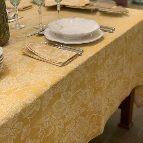 CINQUE DI CUORI (FIVE OF HEARTS) – TABLECLOTH五张红心 – 桌布