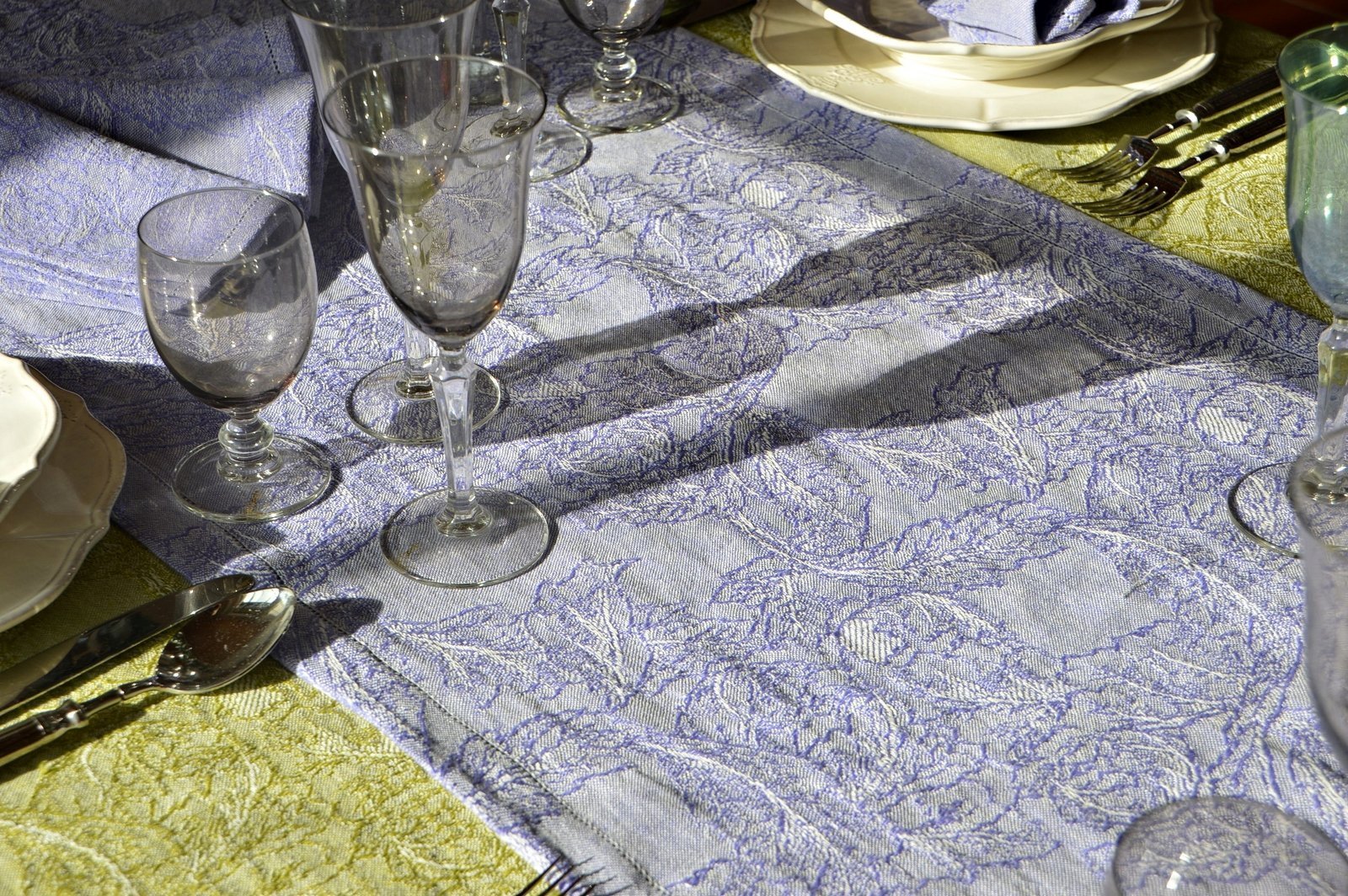 BURRACO – TABELRUNNER垂落式餐垫 - immagine 2