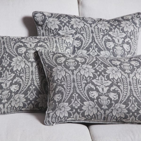 DONNA DI COPPE 60X60 – CUSHIONS圣杯王后 60X60 – 靠垫