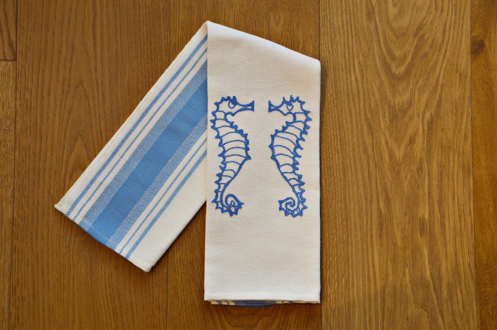 SEA HORSE - “TWO STRAWBERRIES” KITCHEN TOWEL 海马 – 两颗草莓厨房毛巾