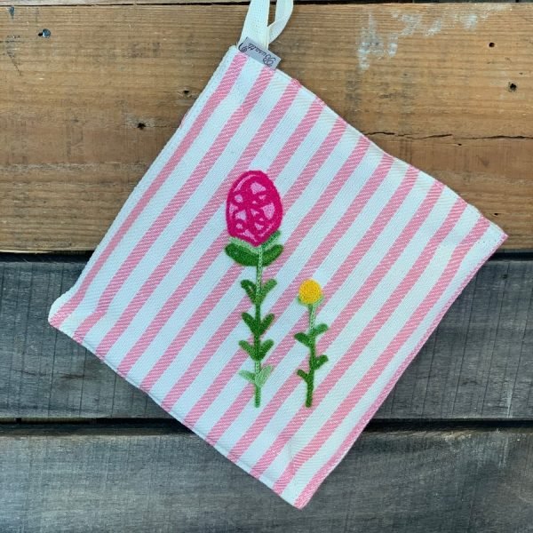 SPRING FLOWER FIELD - EMBROIDERED POT HOLDER刺绣隔热垫 春季原野 - 刺绣隔热垫