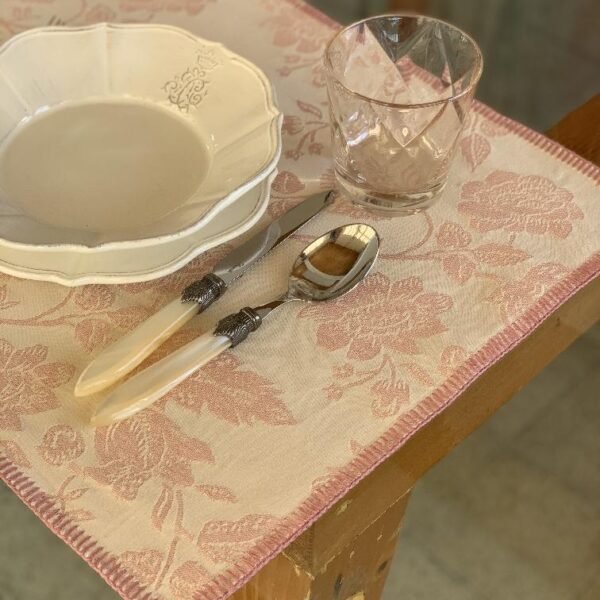 VENEZIA - PLACEMAT WITH "PUNTO SIENA" LACE威尼斯 – 锡耶纳针法蕾丝花边餐垫
