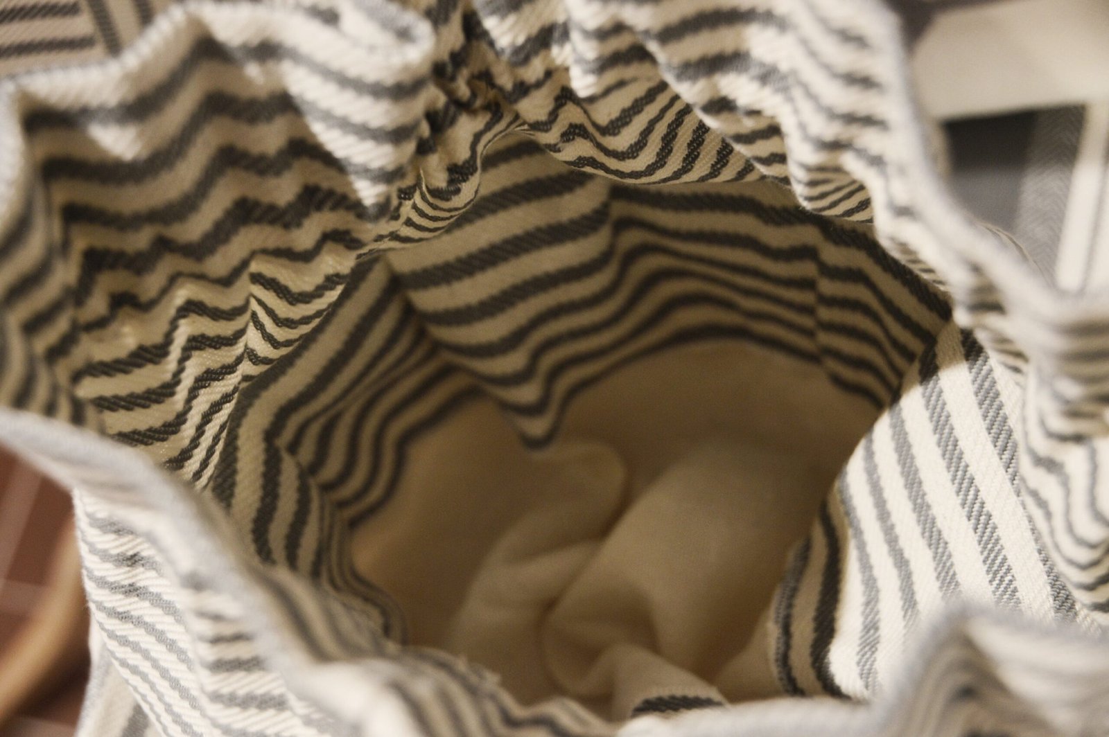 BREAD BASKET - WHALE鲸鱼 – 面包篮 - immagine 2