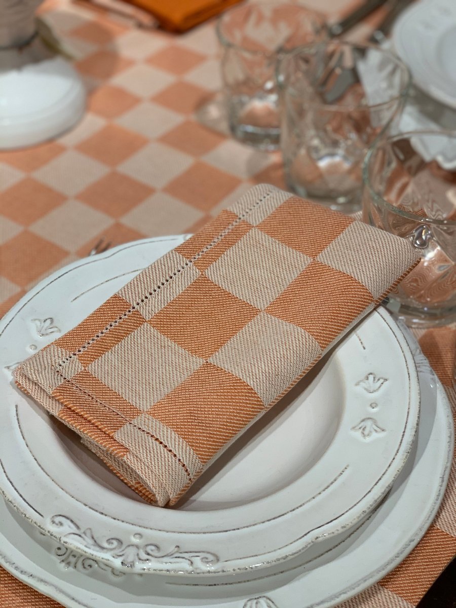 TOVAGLIA A QUADRI -NAPKINS “方形毛巾”餐巾 - immagine 3