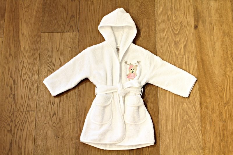 BATHROBE EMBROIDERED 1-3 YEARS绣花浴袍1-3 岁 - immagine 7