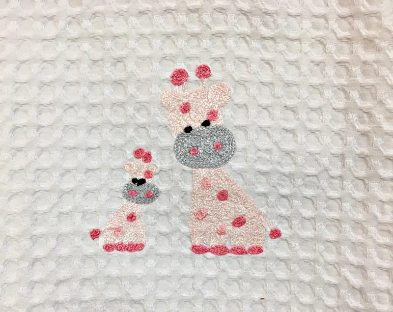BATHROBE EMBROIDERED 1-3 YEARS绣花浴袍1-3 岁 - immagine 11